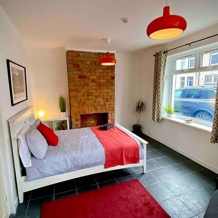Brickworks - 2 Bedrooms, 15 Mins Walk To The Centre, With Garden Cardiff Kültér fotó