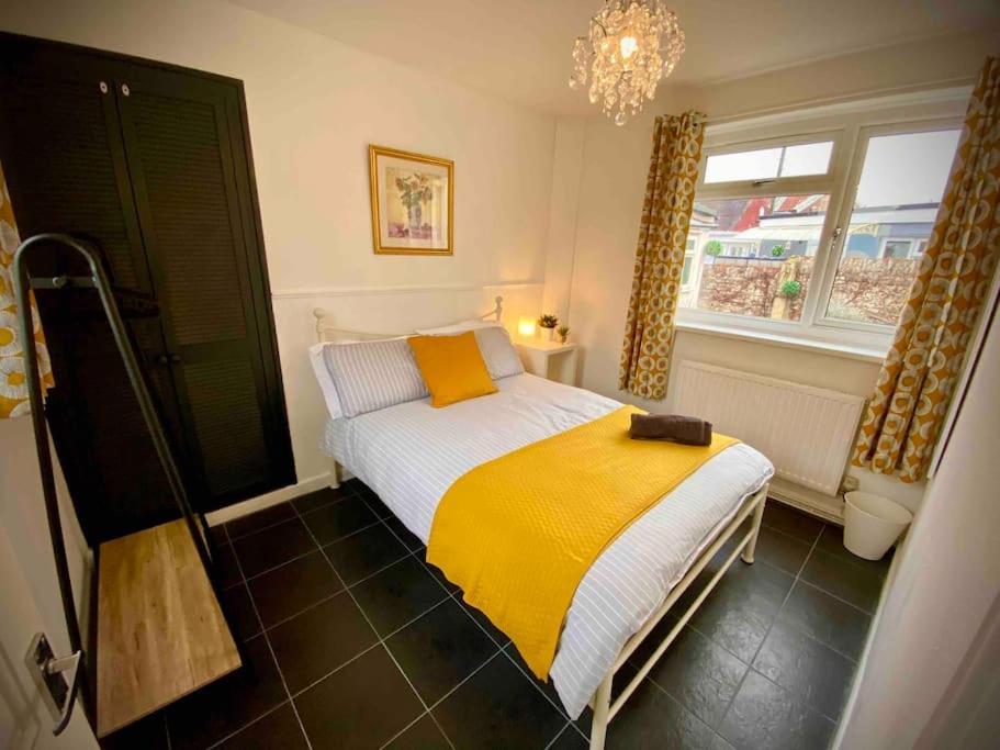 Brickworks - 2 Bedrooms, 15 Mins Walk To The Centre, With Garden Cardiff Kültér fotó