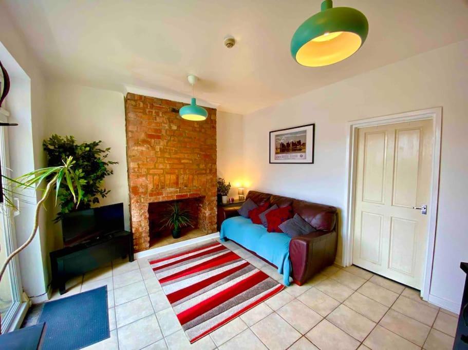 Brickworks - 2 Bedrooms, 15 Mins Walk To The Centre, With Garden Cardiff Kültér fotó